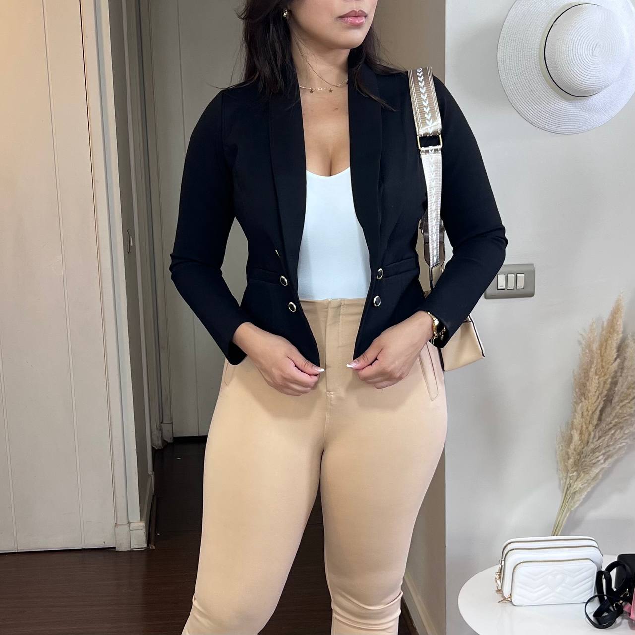 Blazer Mujer Corto Kala Negro Elegante Premium
